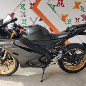 Yamaha R15 V4